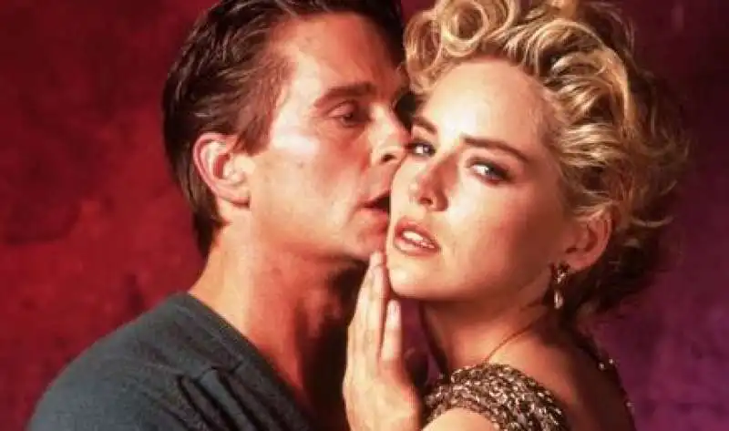 basic instinct - sharon stone michael douglas-2