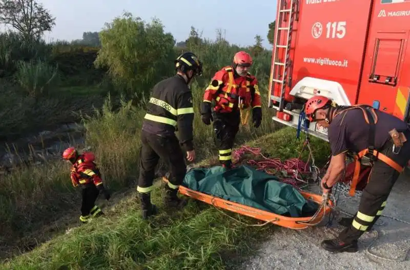 cadavere ritrovato nel fiume uso  3