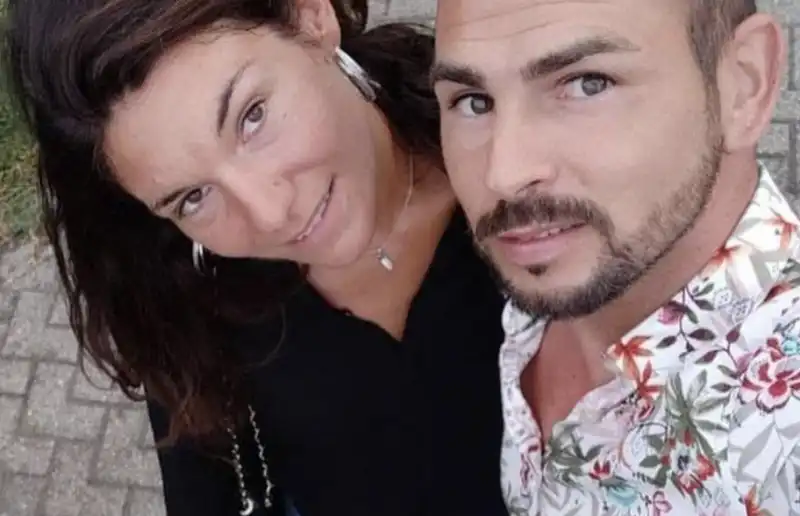 CAROLA FINATTI CON IL MARITO