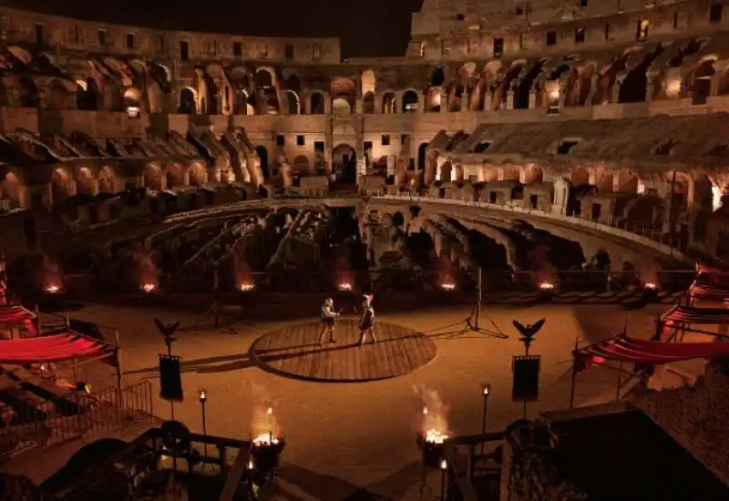 COLOSSEO - RIEVOCAZIONE COMBATTIMENTI TRA GLADIATORI