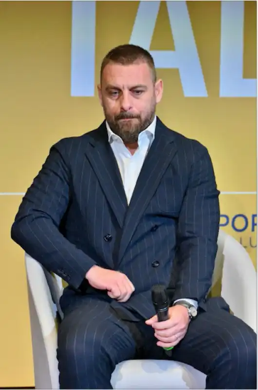 daniele de rossi 11   foto mezzelani gmt