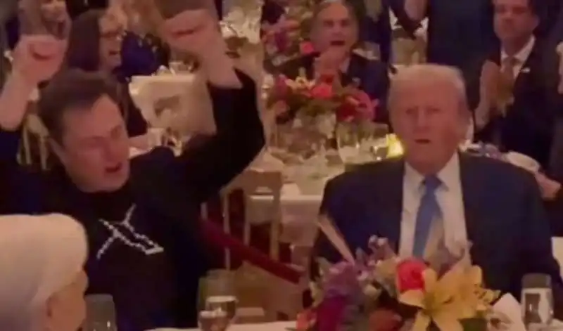 elon musk e donald trump al thanksgiving 1