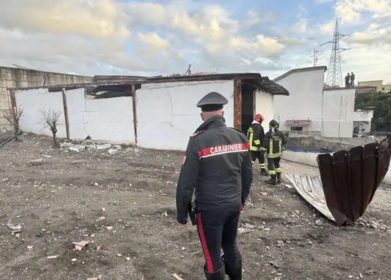 ercolano   esplosione in una fabbrica di fuochi d artificio   2