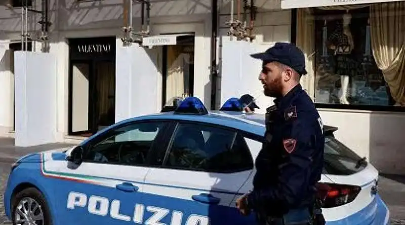 furto nella boutique di valentino a roma 