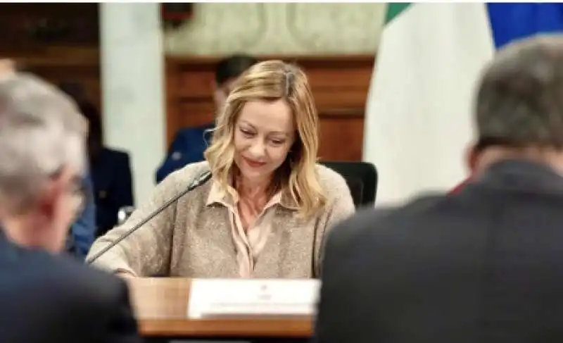 giorgia meloni - incontro con i sindacati a palazzo chigi