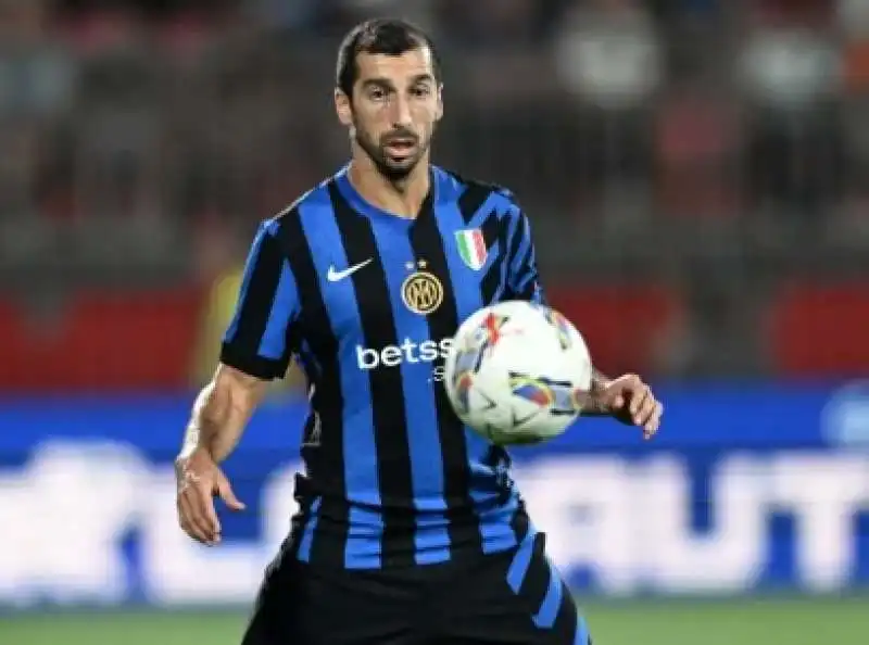  henrikh mkhitaryan