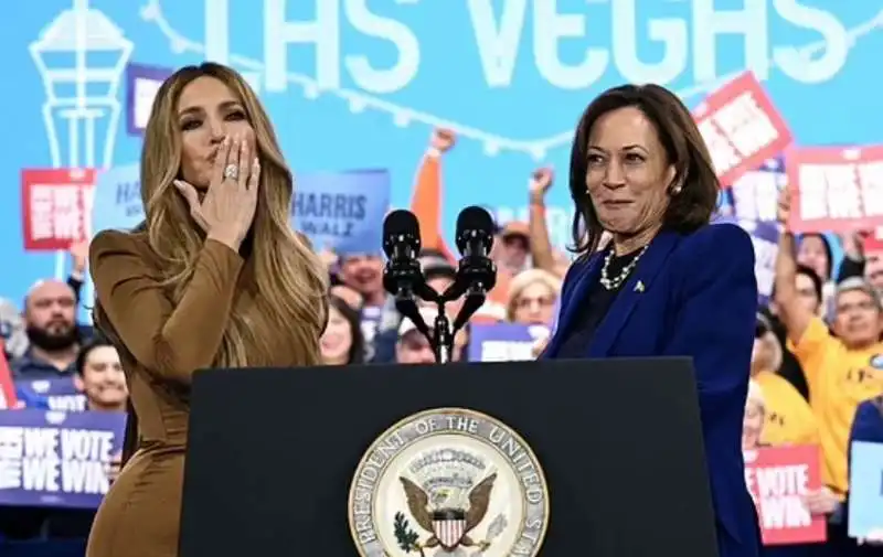 jennifer lopez con kamala harris a las vegas     