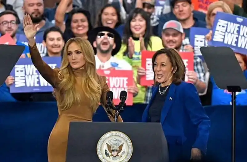 jennifer lopez con kamala harris a las vegas    