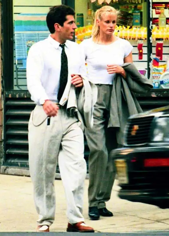 jfk jr daryl hannah (1)