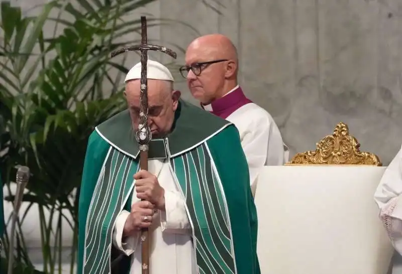 papa francesco alla conclusione della assemblea generale del sinodo dei vescovi foto lapresse

