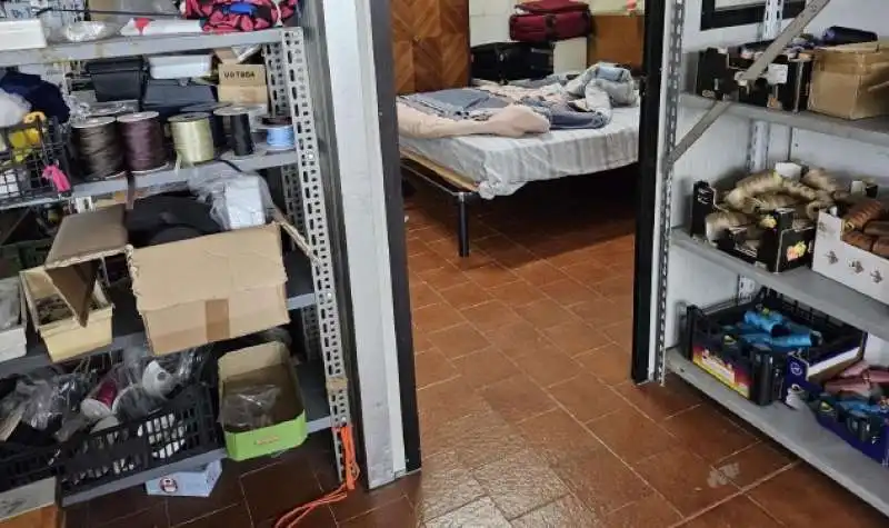 SAMARATE PROVINCIA DI VARESE - CLANDESTINI SFRUTTATI NELLA PRODUZIONE DI ABITI DI ALTA MODA