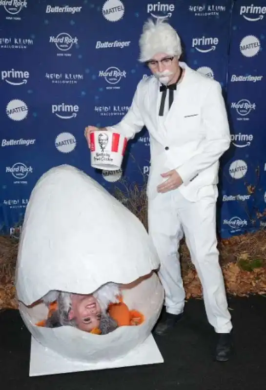 sofie dossi e zach kustice   halloween 2024 