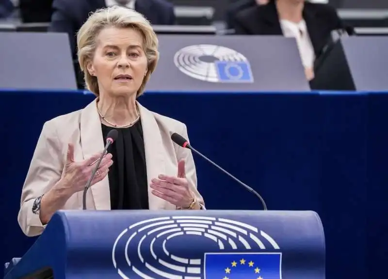 URSULA VON DER LEYEN AL PARLAMENTO EUROPEO