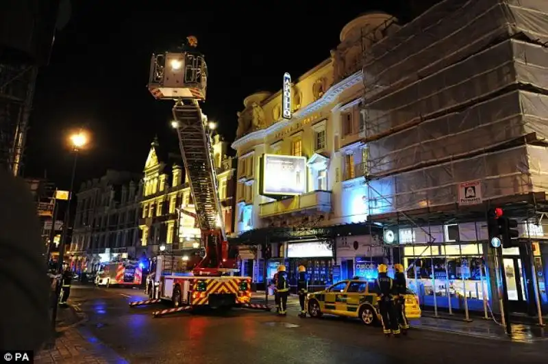 Lapollo Theatre si trova a Shaftesbury Avenue 