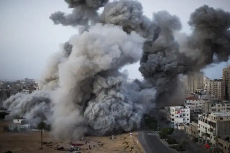 ATTACCO ISRAELIANO A GAZA 