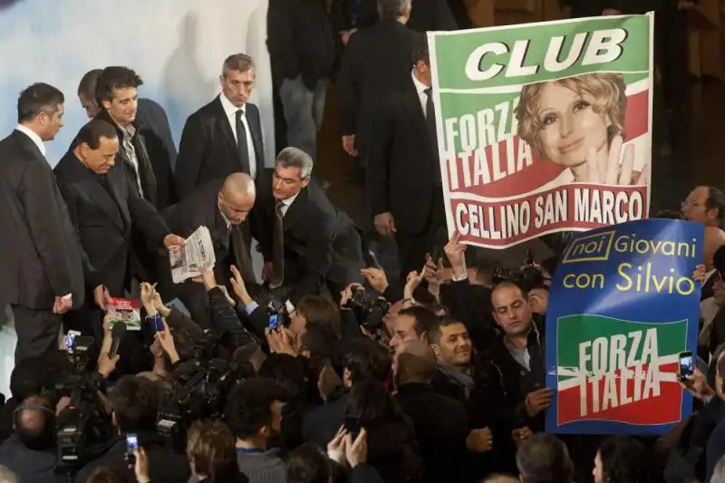 BERLUSCONI INAUGURA I CLUB FORZA SILVIO FOTO LAPRESSE 