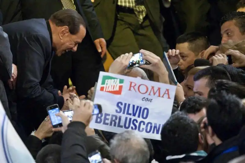 BERLUSCONI INAUGURA I CLUB FORZA SILVIO FOTO LAPRESSE 