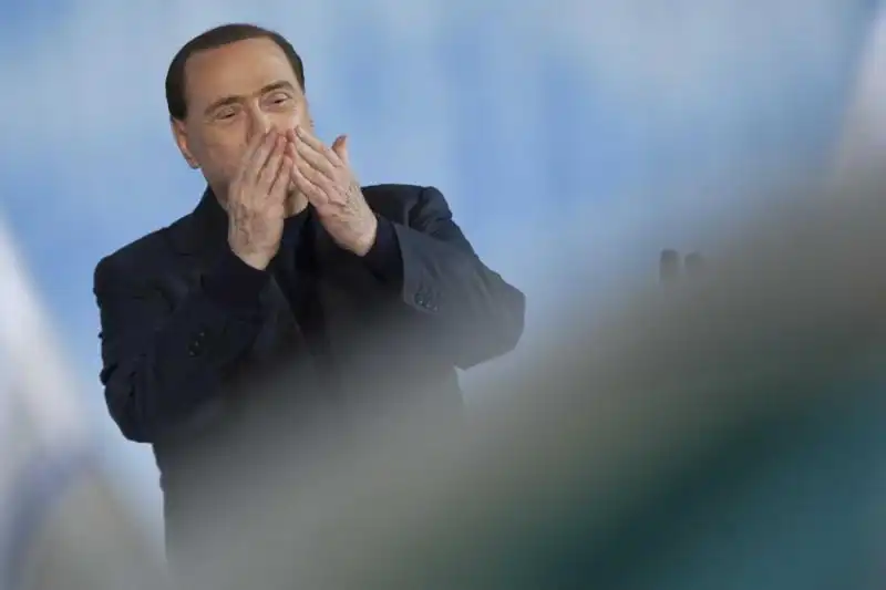 BERLUSCONI INAUGURA I CLUB FORZA SILVIO FOTO LAPRESSE 