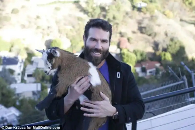 Bilzerian con la sua capra Zeus 