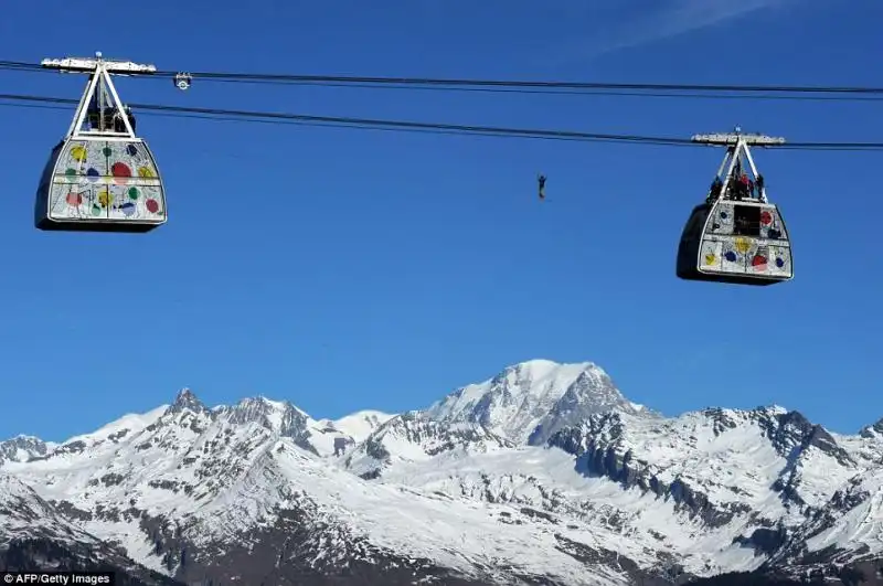 Il cavo lega Las Arcs e La Plagne 