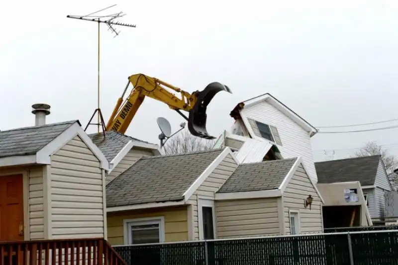 LA DISTRUZIONE DANNEGGIATA DALLURAGANO SANDY A STATEN ISLAND 