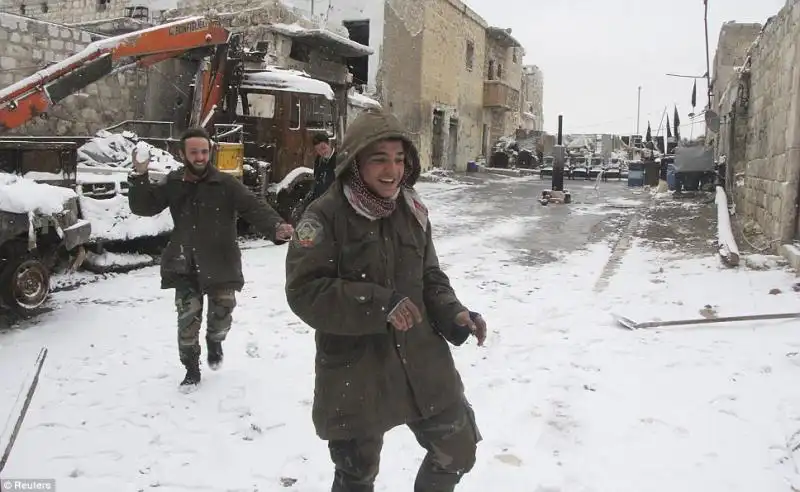 Esercito Siriano Libero gioca fra le strade di Aleppo 