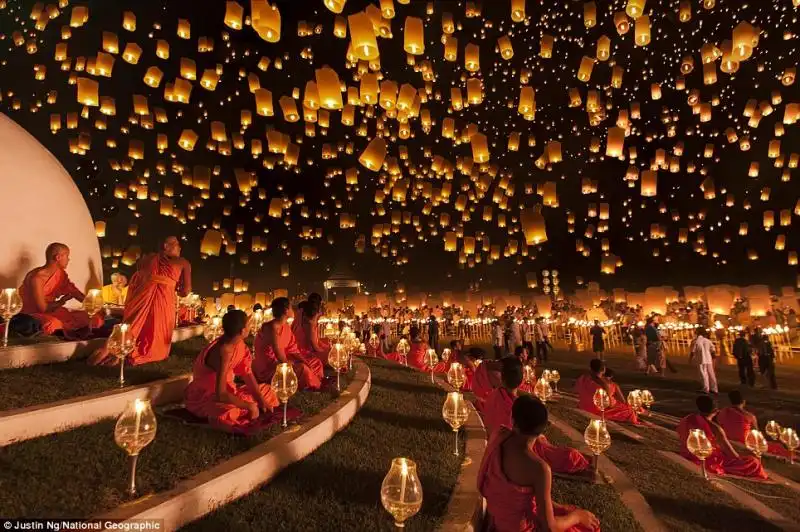 FESTIVAL DELLE LANTERNE IN THAILANDIA 