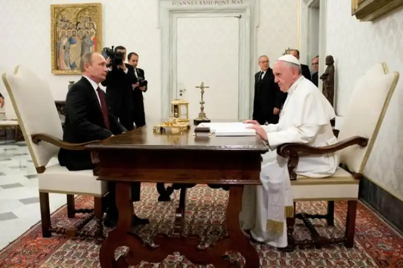 INCONTRO TRA PUTIN E BERGOGLIO 