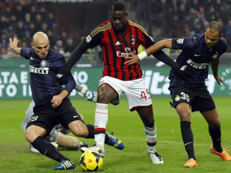 INTER MILAN BALOTELLI 