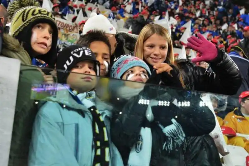 JUVE, BAMBINI IN CURVA