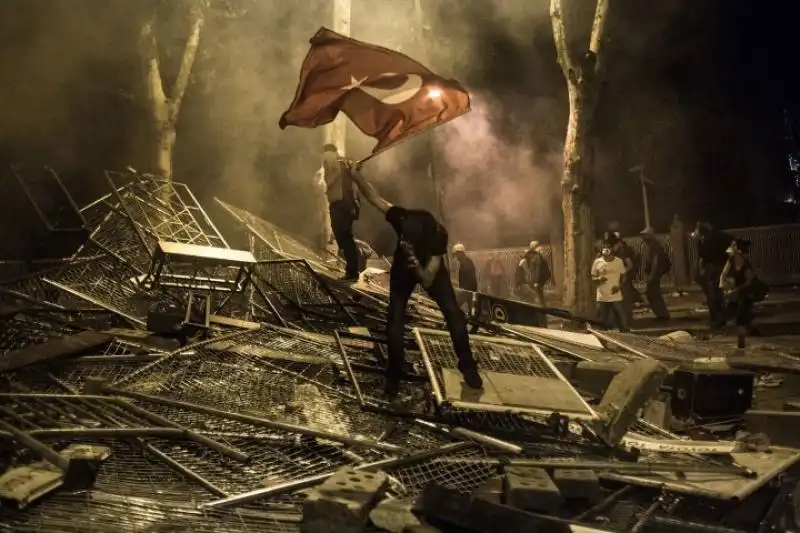 manifestanti a Istanbul 