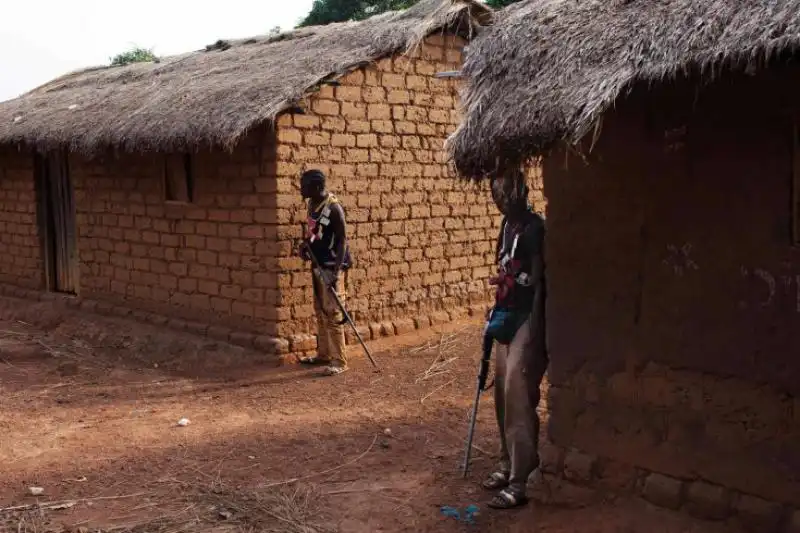 MILIZIANI IN UN VILLAGGIO DELLA REPUBBLICA CENTRAFRICANA 