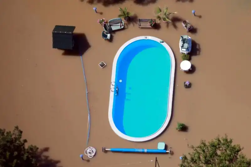 Nella Germania allagata si salva il giardino 