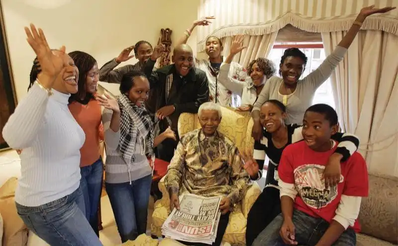 NELSON MANDELA NELLA SUA CASA DI QUNU