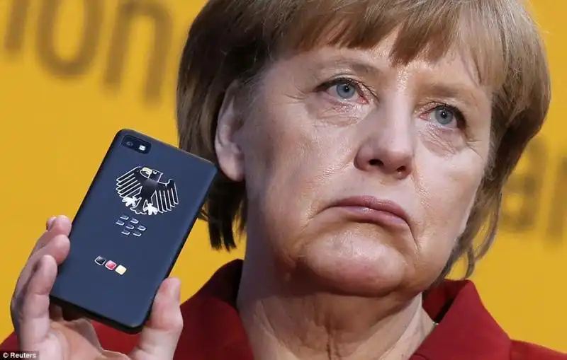 IL NUOVO CELLULARE DI ANGELA MERKEL 