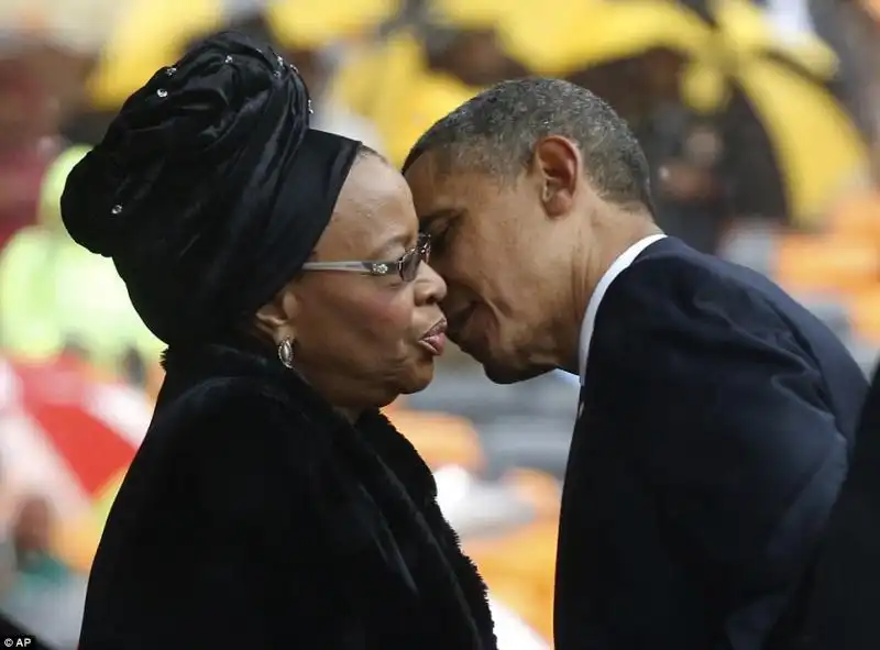 OBAMA VEDOVA MANDELA 