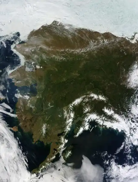 Raro momento della Alaska senza nuvole 