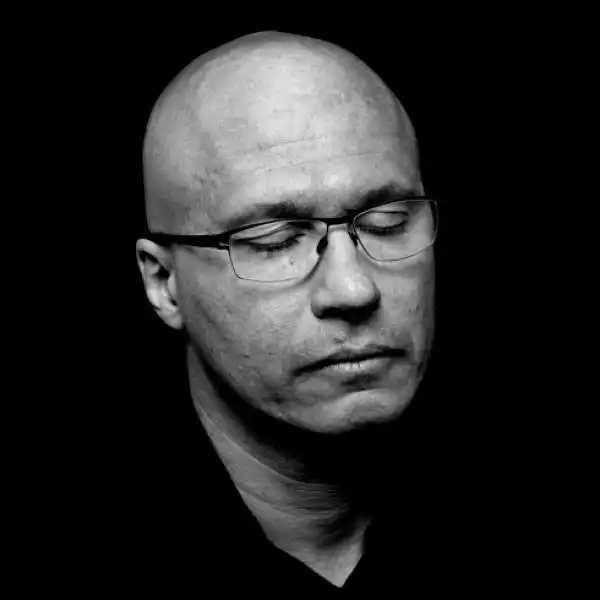 Lo scrittore Aleksandar Hemon 