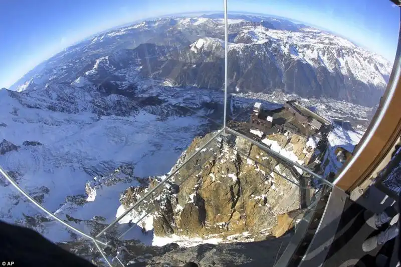 Sospesi nel vuoto sulle Alpi Francesi 