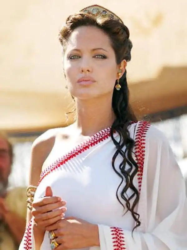 angelina jolie cleopatra