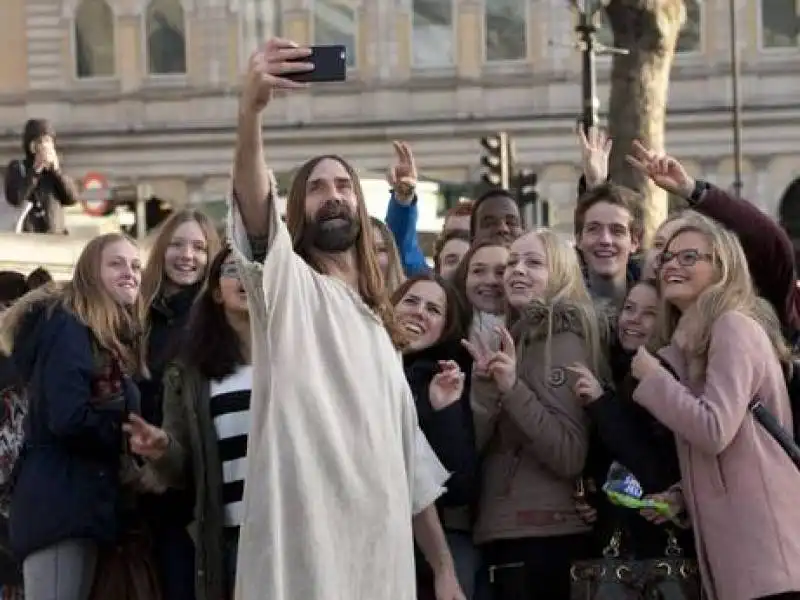 cristo selfie a londra