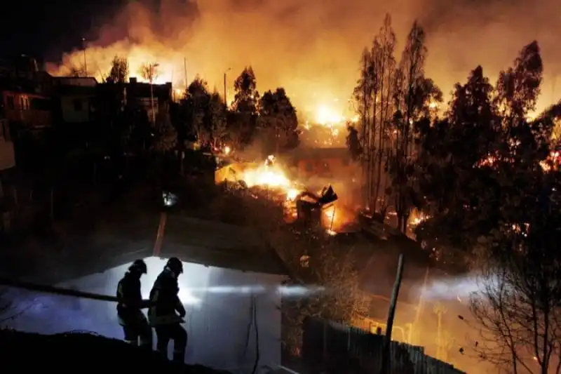 foresta incendiata in cile