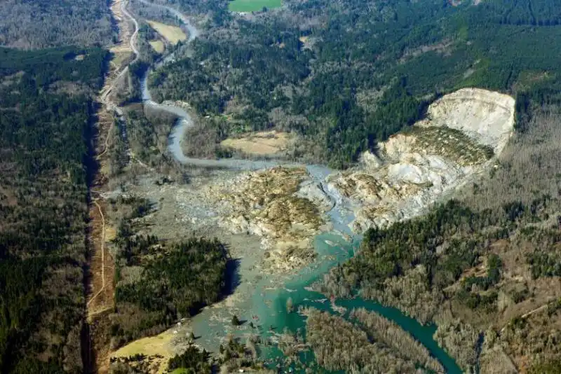 foto aerea valanga di fango