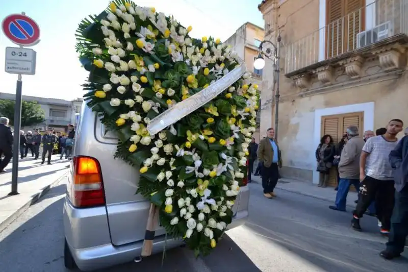 funerali del piccolo loris 12