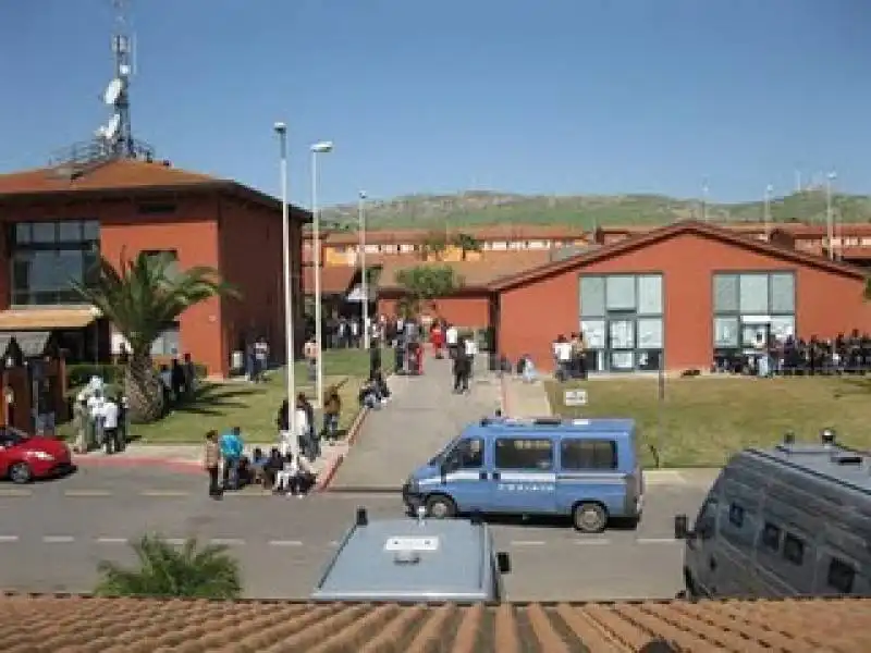 IL CENTRO IMMIGRATI  DI MINEO IN SICILIA