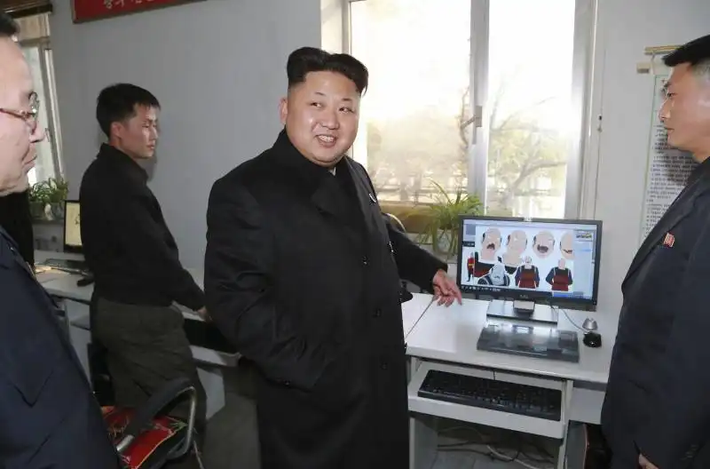 kim jong un con il computer