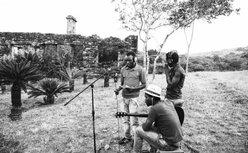 kim winter e simon attwell,  deep in the bush recording