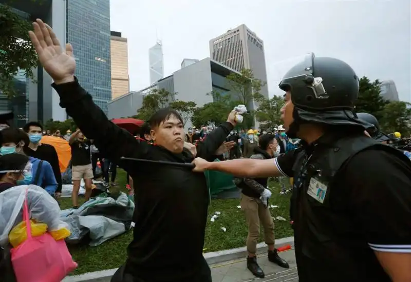 la repressione di occupy hong kong  4