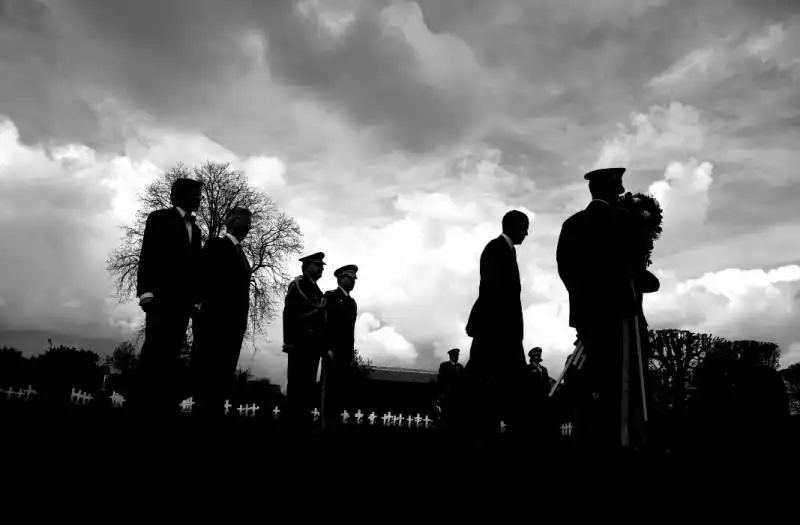 obama at flanders field cemetery