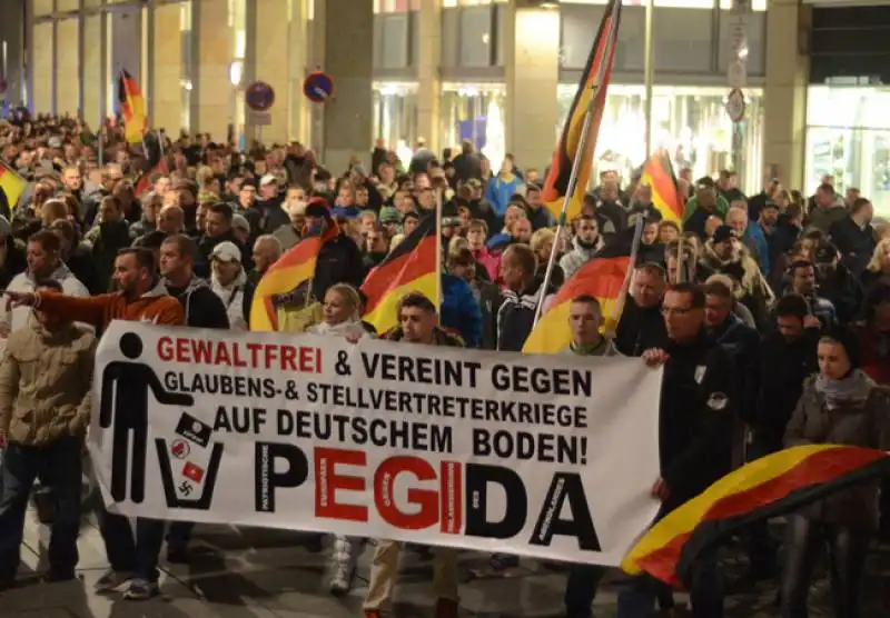 pegida manifestazione anti islam a dresda 4